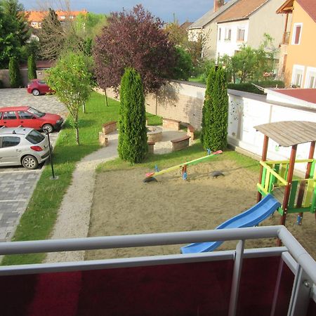 Zafir Sziget Apartman Sárvár Buitenkant foto