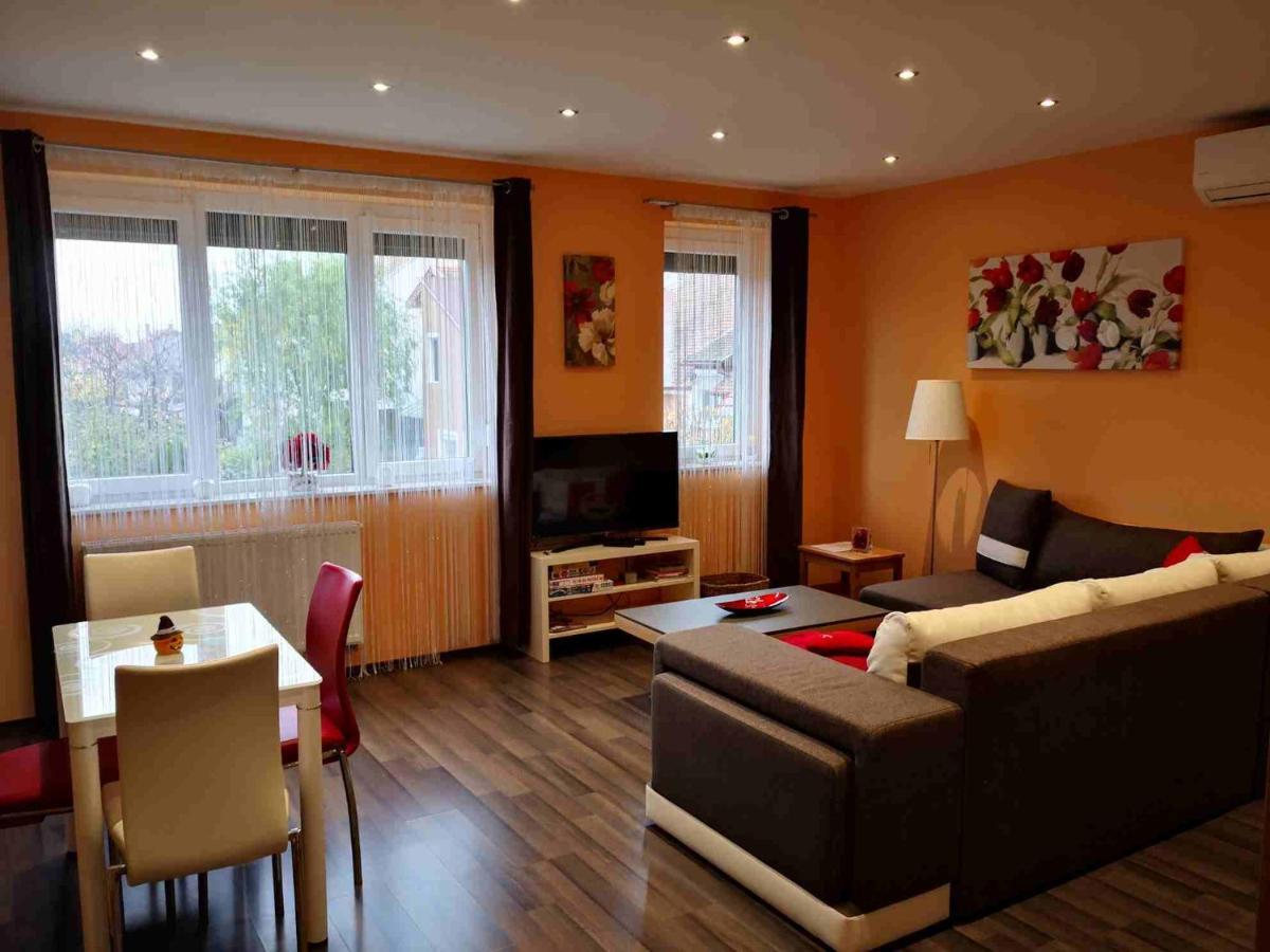 Zafir Sziget Apartman Sárvár Buitenkant foto