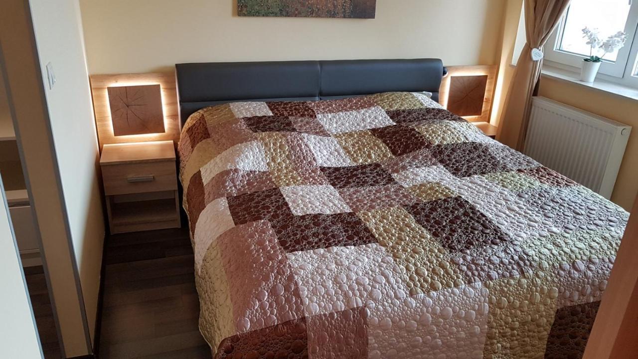 Zafir Sziget Apartman Sárvár Buitenkant foto