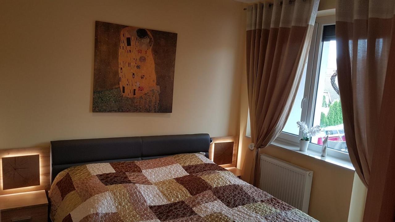 Zafir Sziget Apartman Sárvár Buitenkant foto