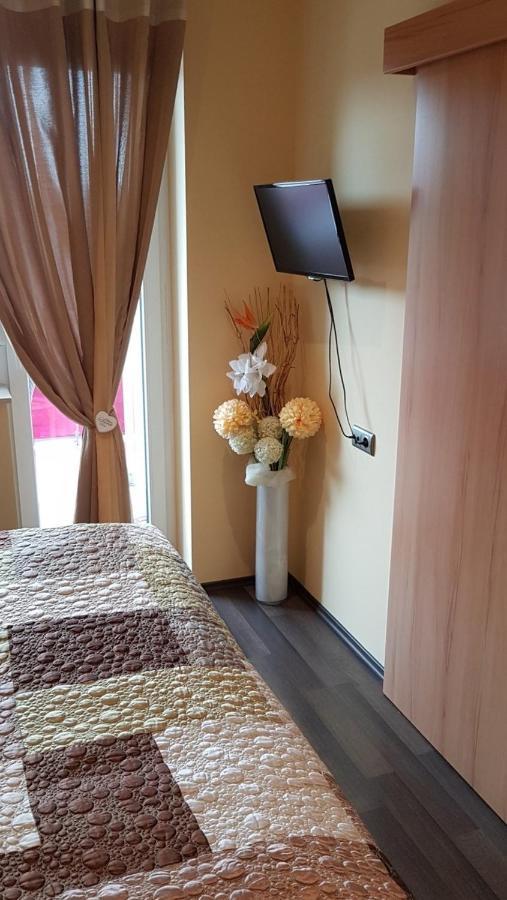 Zafir Sziget Apartman Sárvár Buitenkant foto
