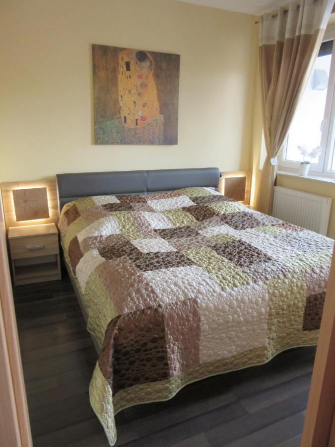 Zafir Sziget Apartman Sárvár Buitenkant foto