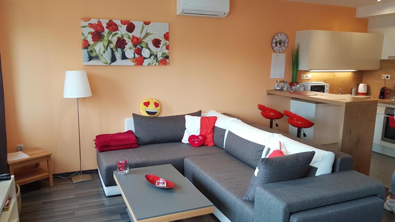 Zafir Sziget Apartman Sárvár Buitenkant foto