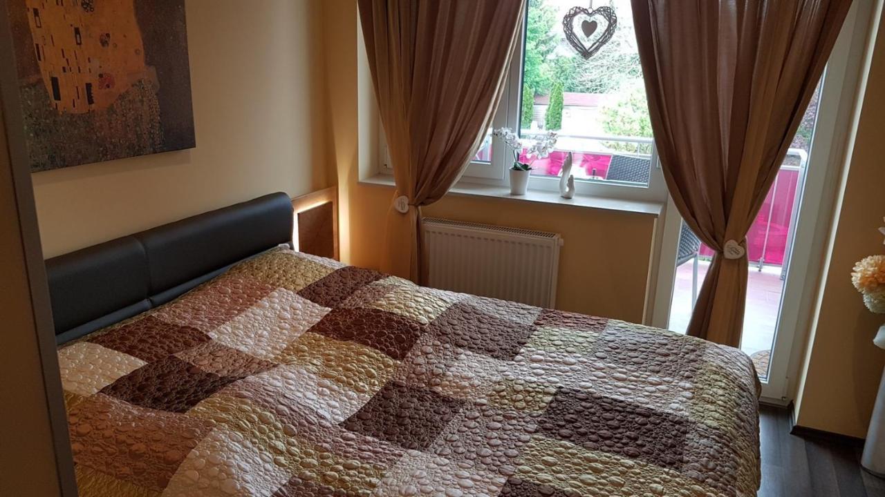 Zafir Sziget Apartman Sárvár Buitenkant foto