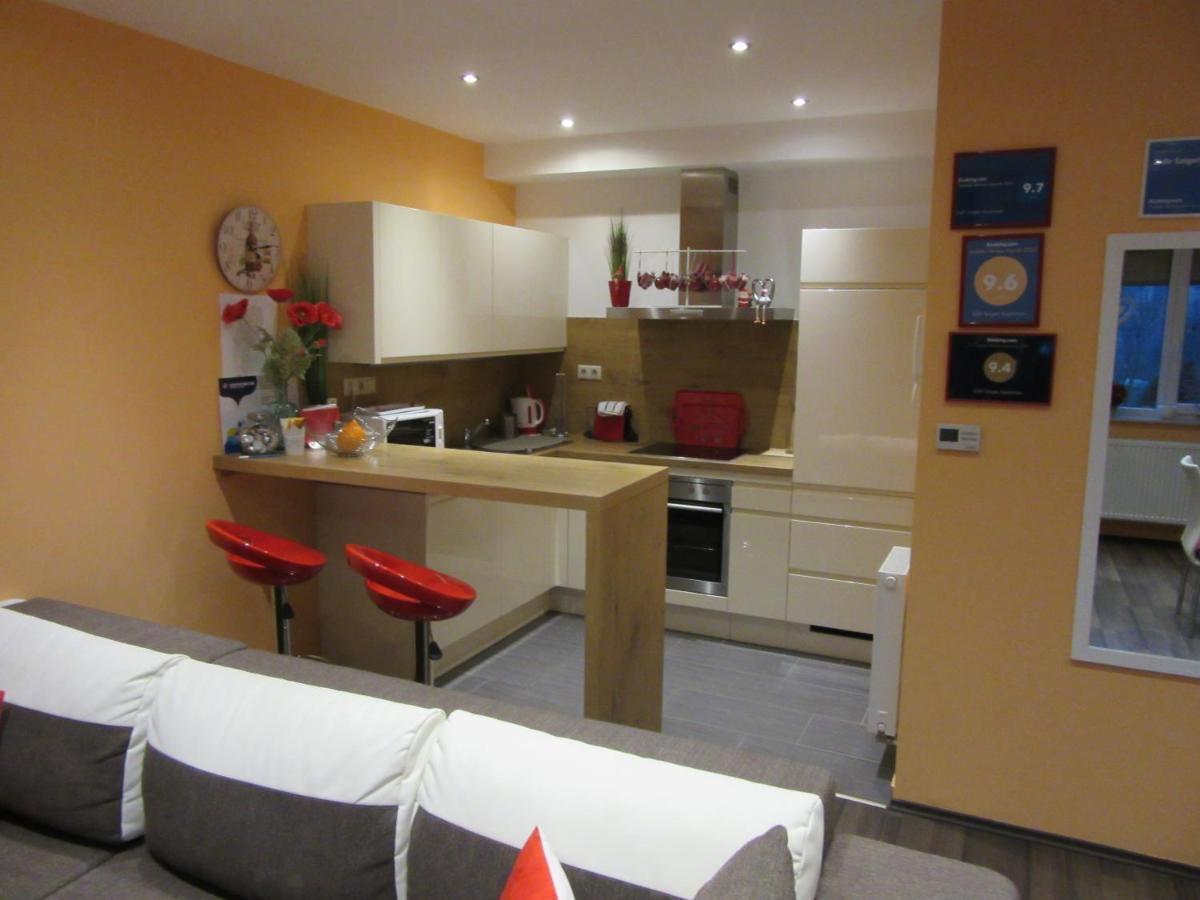Zafir Sziget Apartman Sárvár Buitenkant foto