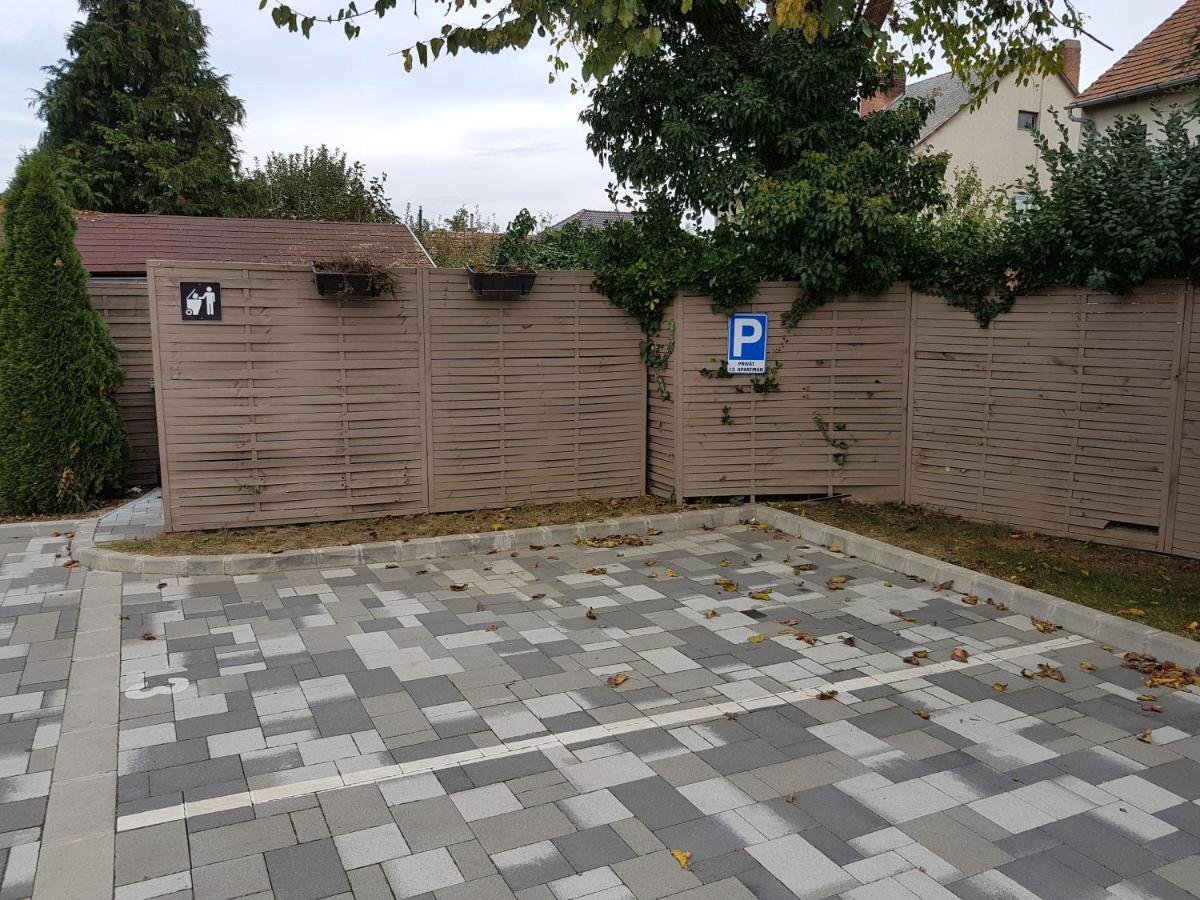 Zafir Sziget Apartman Sárvár Buitenkant foto