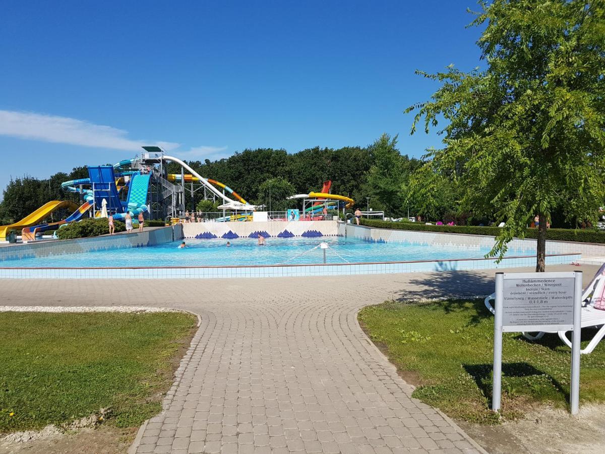 Zafir Sziget Apartman Sárvár Buitenkant foto