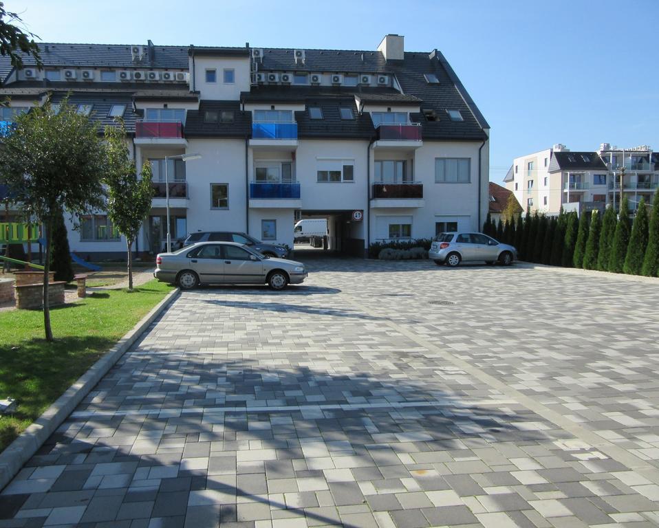 Zafir Sziget Apartman Sárvár Buitenkant foto