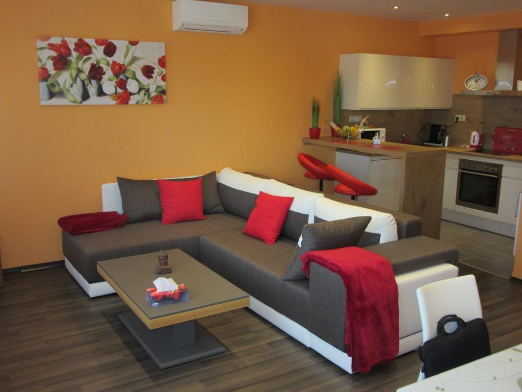Zafir Sziget Apartman Sárvár Buitenkant foto