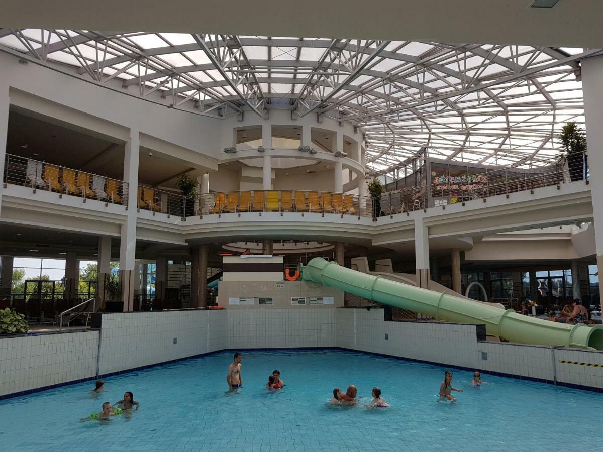 Zafir Sziget Apartman Sárvár Buitenkant foto