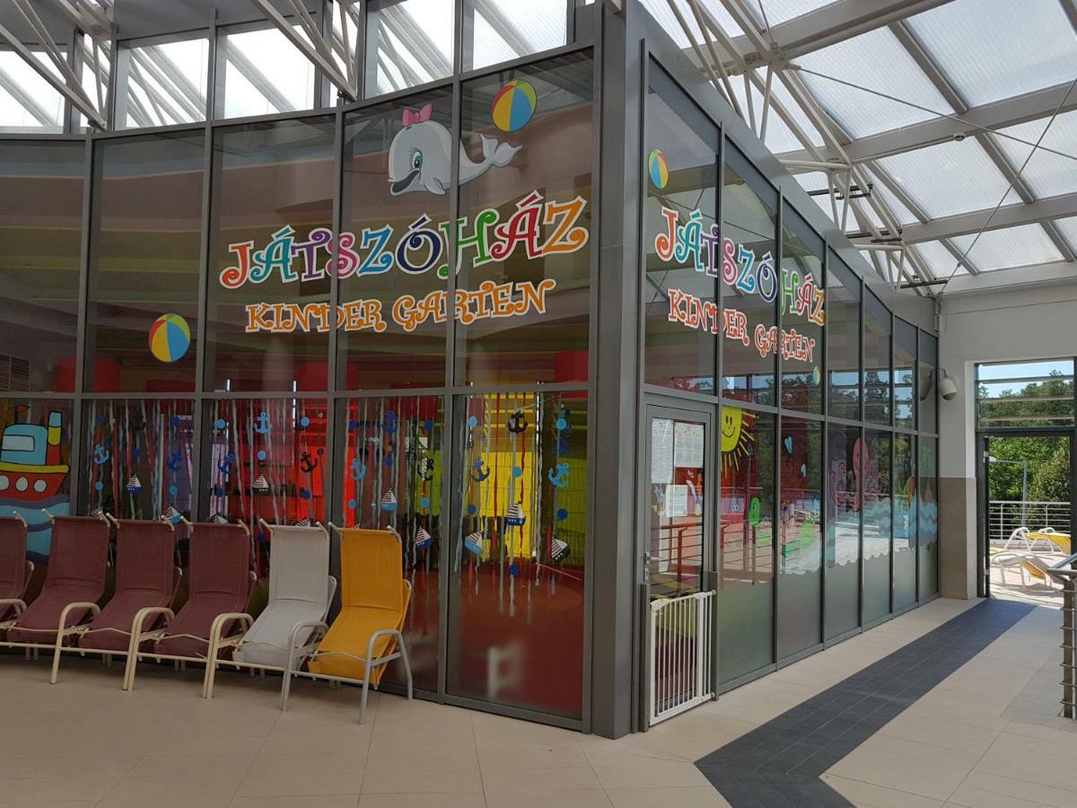 Zafir Sziget Apartman Sárvár Buitenkant foto